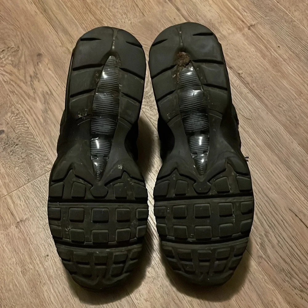 Nike Air Max Shoes - Picture 6 of 7